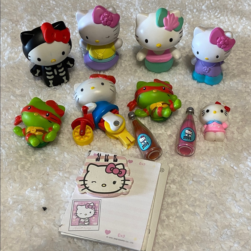Hello Kitty dolls & accessories ranging dates preowned for play / collecting